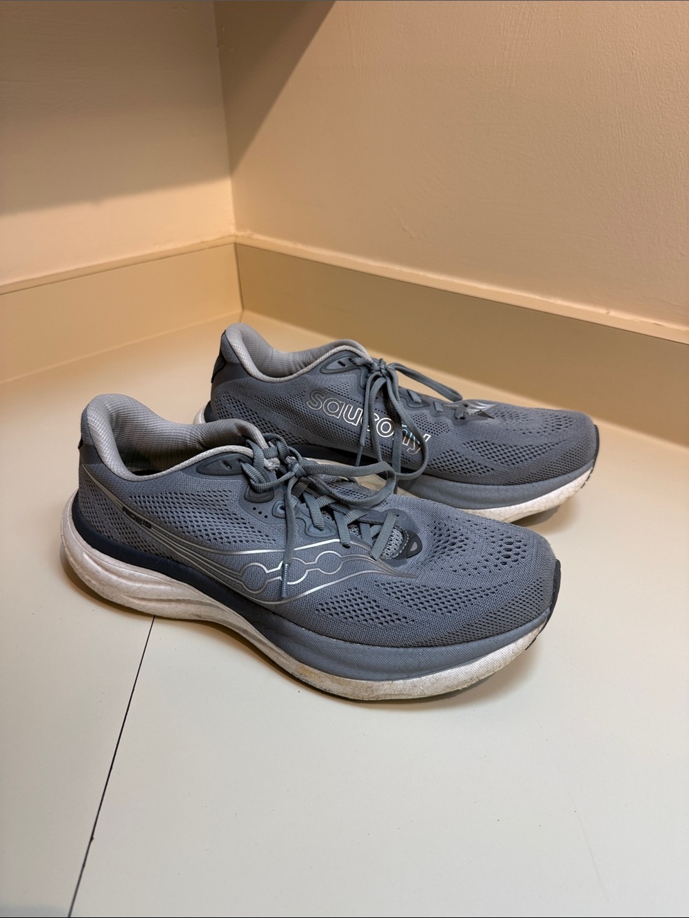 Men’s Saucony Ride 19 Running Sneakers